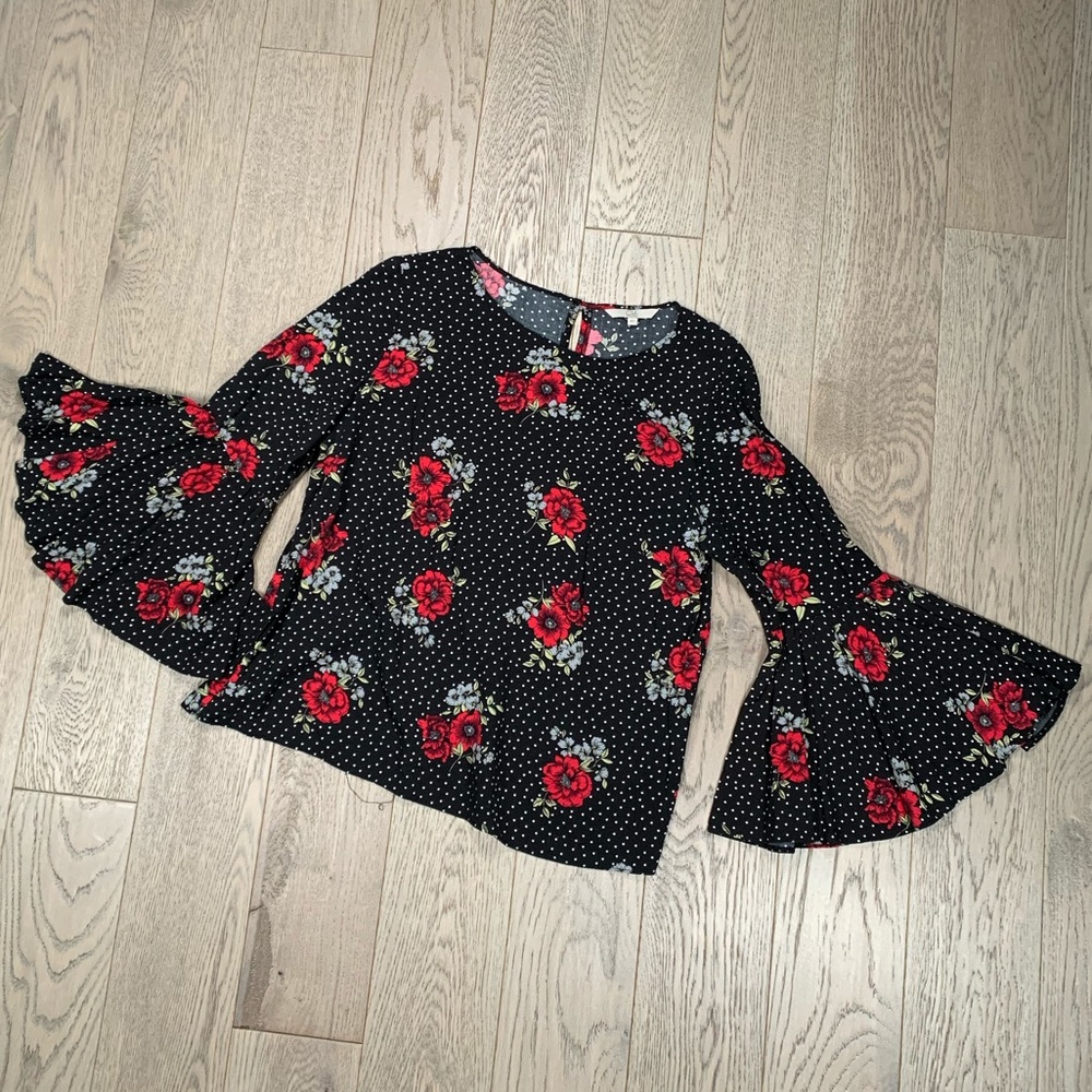 Flare sleeve floral shirt